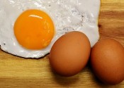 El huevo tiene grasa y colesterol pero NO es malo para el corazón